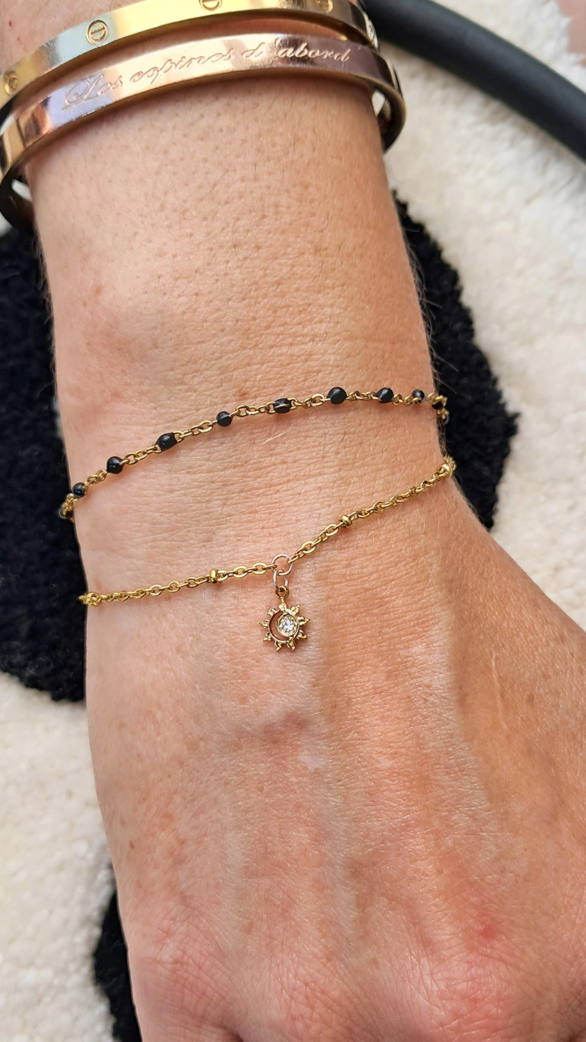 bracelet permanent et charm soleil