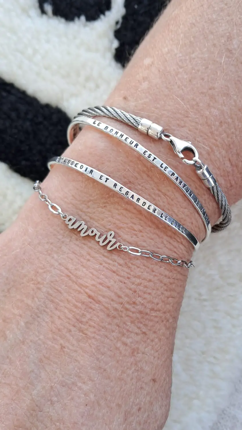 bracelet permanent élégant porté seul ou en accumulation