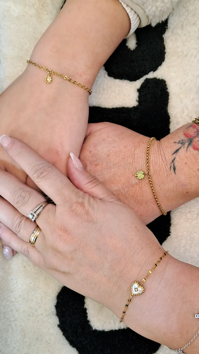 bracelets permanents portés entre amies